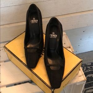 Fendi Zucca black pumps